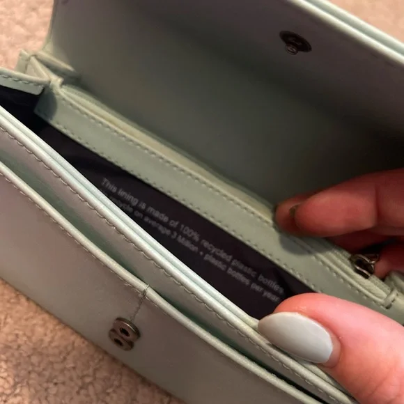 MATT&NAT Wallet - Picture 2 of 4